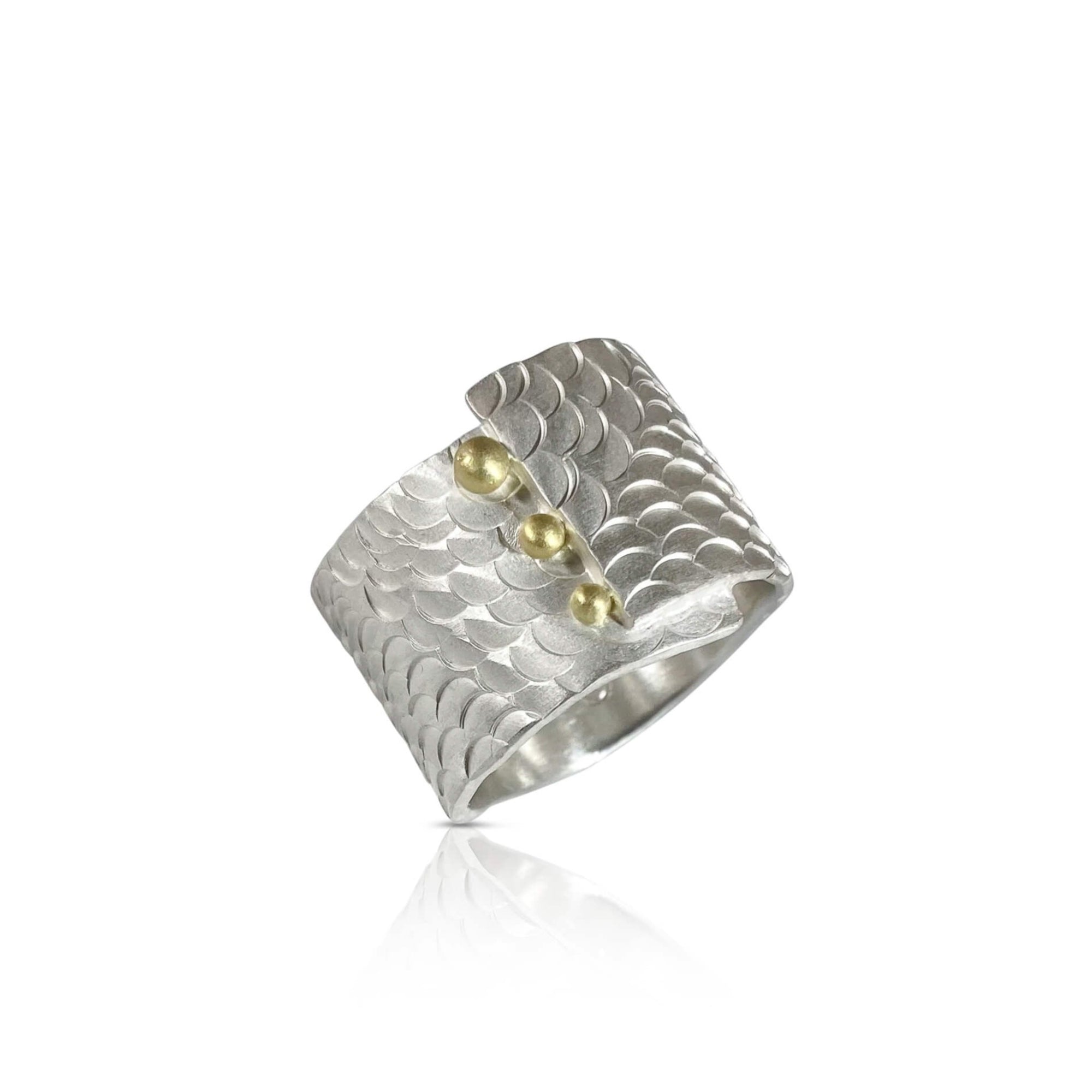 Overlapping Textured Ring